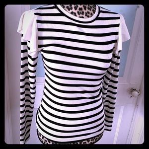 Sweater with ruffles on sleeve